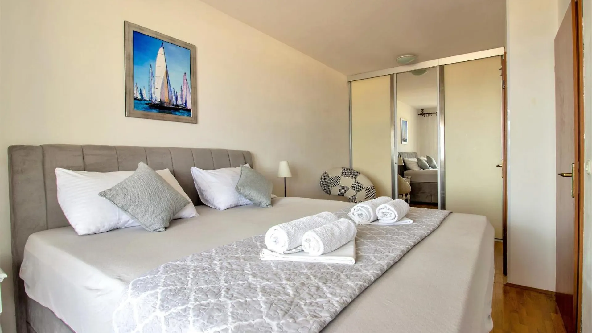 Split Znjan Sea View Apartment 2&2 Guest