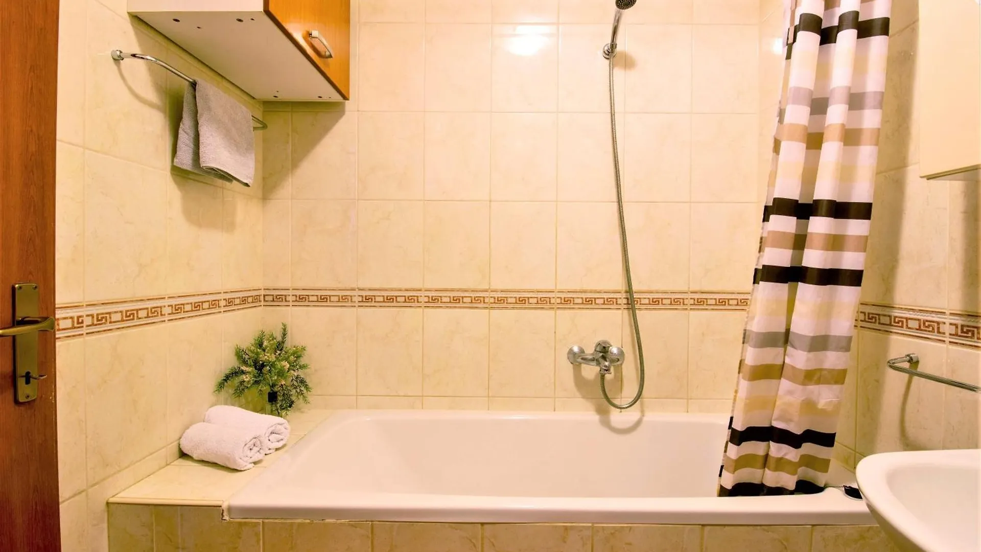 Split Znjan Sea View Apartment 2&2 Guest